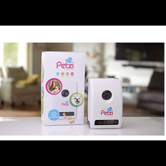 Petzi Treat Cam: Wi-Fi Pet Camera & Treat - Picture 1 of 5